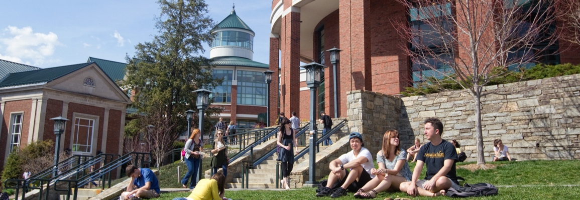 Students on a sunny Sanford Mall